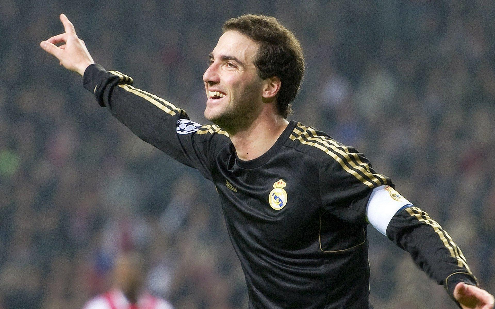 归化球员助力国足崛起,未来之路机遇与挑战并存