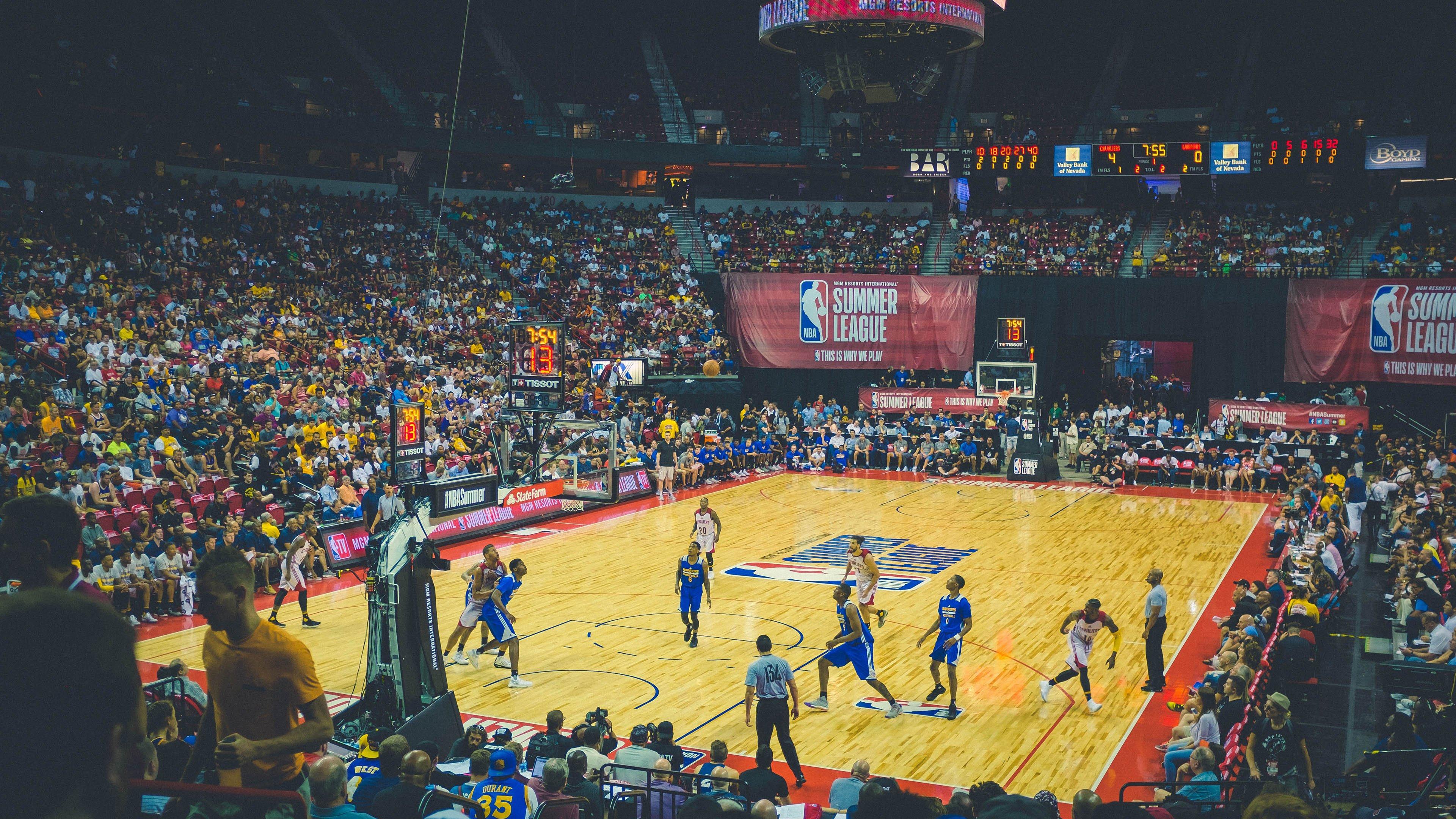 2024北京国际马拉松赛圆满落幕，埃塞俄比亚选手包揽男女冠军