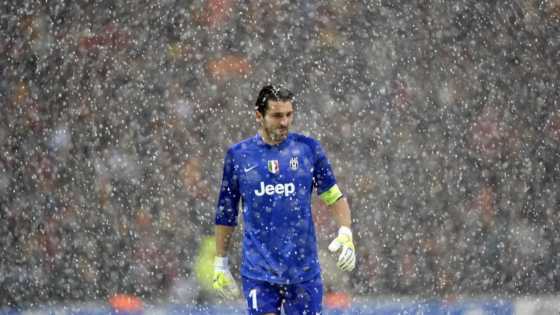 中国泳将混合泳世锦赛再创佳绩 新星闪耀巴黎奥运周期