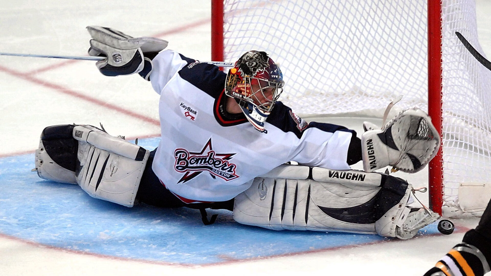 中国速度滑冰队世锦赛摘金创历史 新秀李雪松500米破纪录夺冠